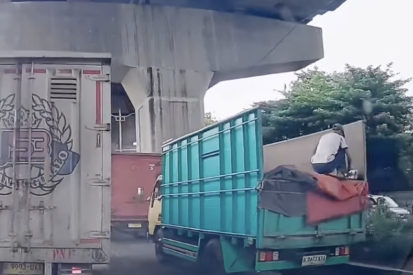 Polisi Ungkap Lokasi Aksi Bajing Loncat Curi Besi di Truk